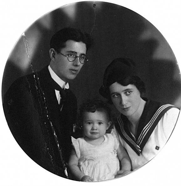 Stanley and Nancy Bull with their oldest child, Berryl