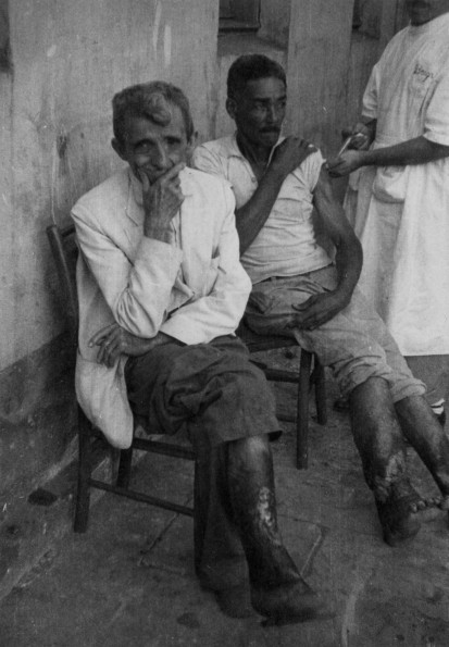 Patients waiting in Campo Grande clinic, Mato Grosso (note ankles)