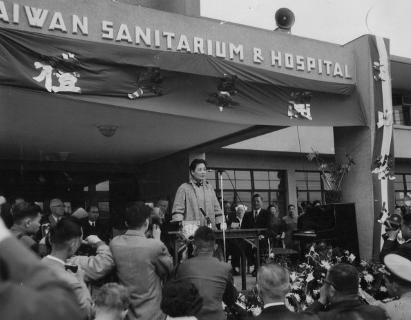 Madame Chiang kai-shek, the guest of honor, addressing the visitors at the formal opening of the Taiwan Sanitarium and Hospital, March 28, 1955.