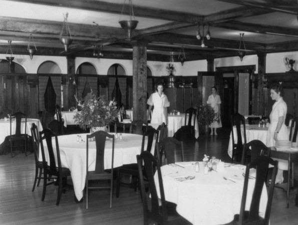 Hinsdale Sanitarium and Hospital patient dining room with wait staff
