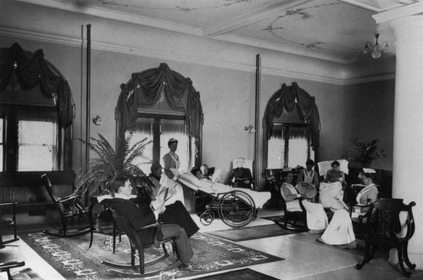 Battle Creek Sanitarium patients in a sitting room