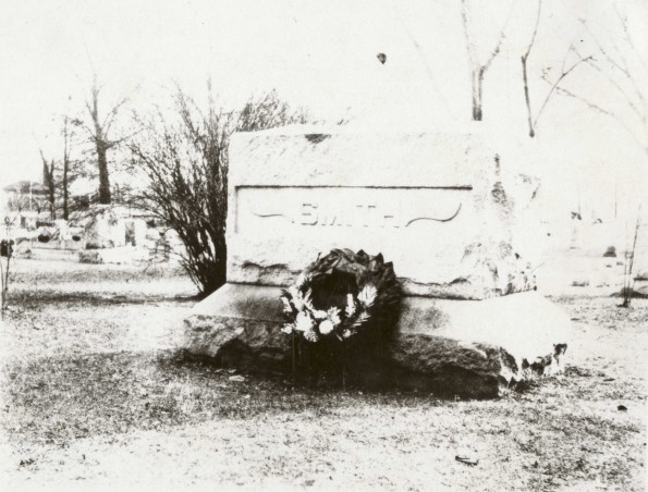 Uriah Smith Grave