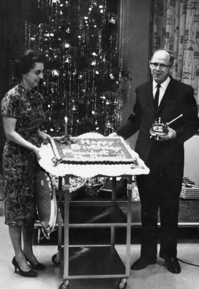 Andrews University president Richard L Hammill and his wife with a birthday cake