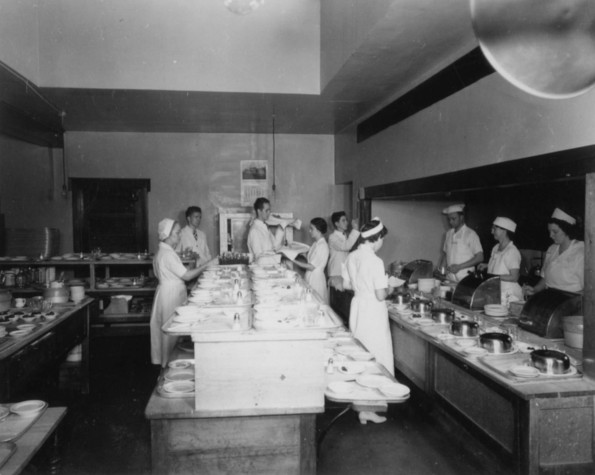 Hinsdale Sanitarium and Hospital staff preparing patient food trays
