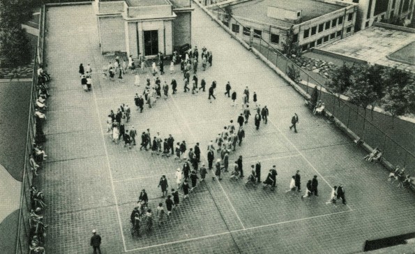 Battle Creek Sanitarium daily grand march on the Sanitarium roof