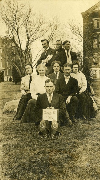 Union College German III teacher and students in 1909