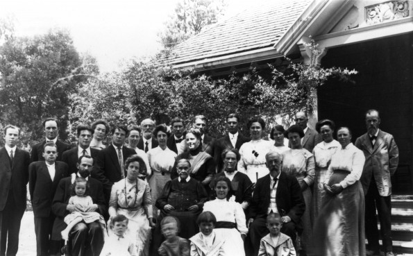 Ellen G. White with Elmshaven staff and family members about 1913