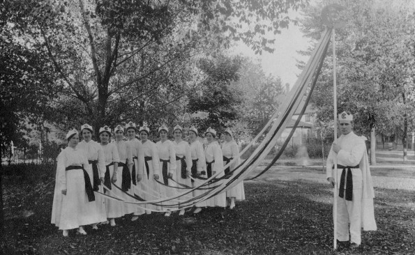 Maypole dancers in 1916