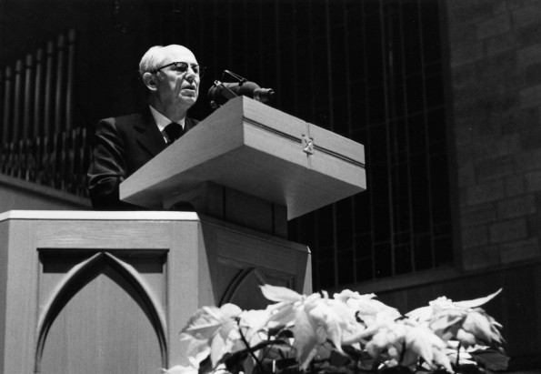 Andrews University president Richard L Hammill speaking in Pioneer Memorial Church