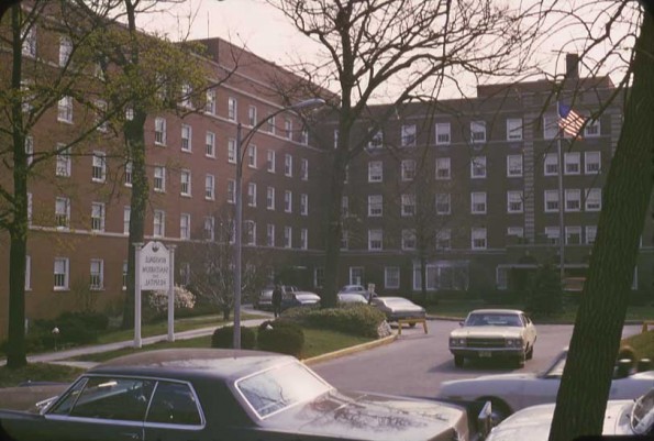 Hinsdale Sanitarium and Hospital exterior view from the early 1970s