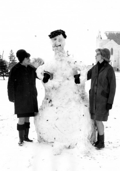 Andrews University Campus Scenes (Winter)