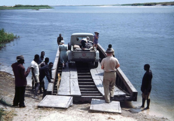 Trumper Family crossing the Zambesis river, Zambia