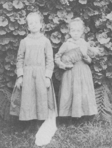 Bessie and Pearl Waggoner, daughters of E. J. and Jessie Waggoner