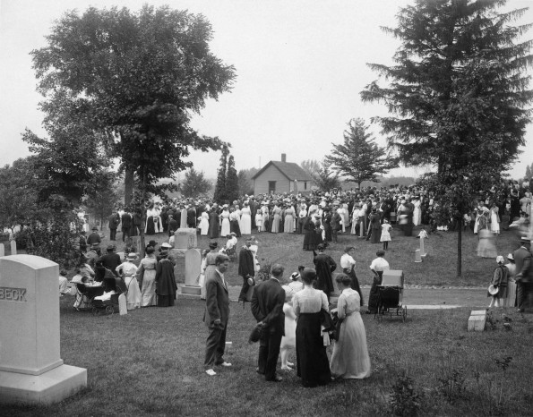 [Ellen G. White's funeral service at the Oak Hill Cemetery]