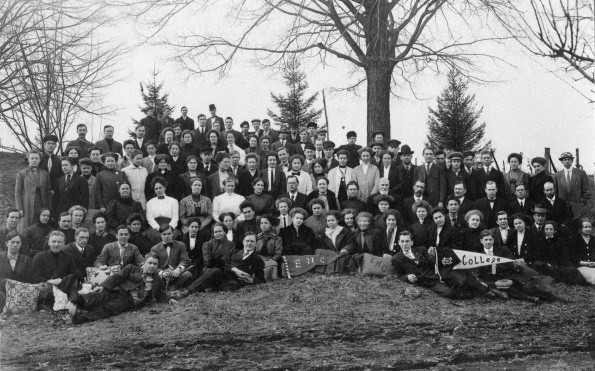 [Faculty and students of Emmanuel Missionary College, 1909]