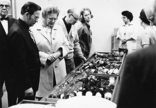 [Biology lab tour during Andrews University's 1973 alumni homecoming]