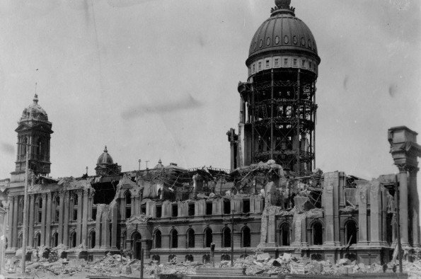 [City Hall in Santa Rosa after the earthquake of 1906]
