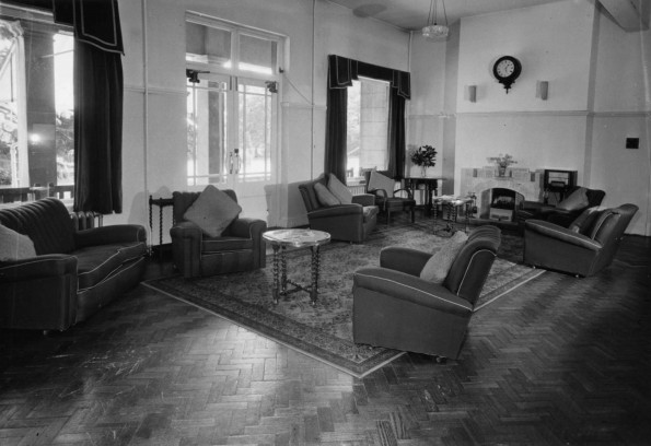 [The lobby of the Watford Sanitarium in England]