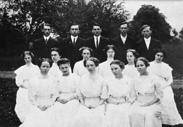 [Unknown members of the Emmanuel Missionary College class of 1912]