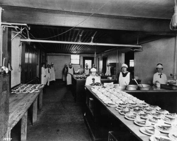 [Unknown people working at the cafeteria at Emmanuel Missionary